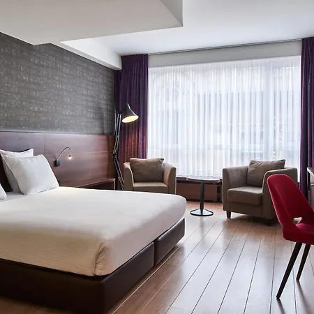 Hotel Theater 4*