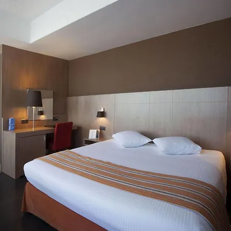 Hotel Theater 4*